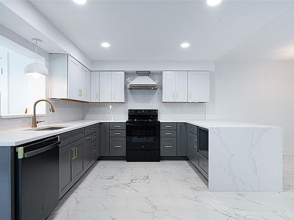 5th image of 1001 Eden Isle Blvd NE APT 3