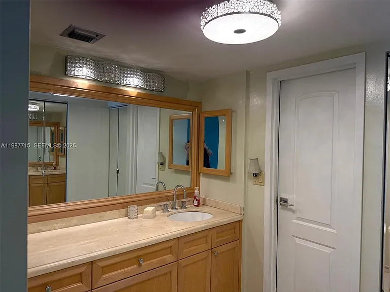100 Bayview Dr #528 — Photo 10