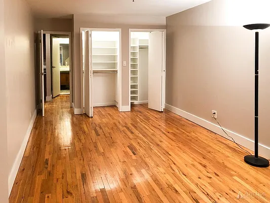 Rented by Anchor Associates | media 4