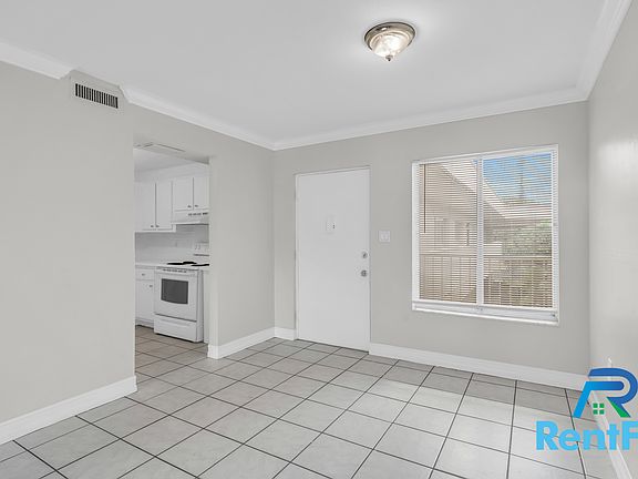 2nd image of 1830 Maravilla Ave APT 406