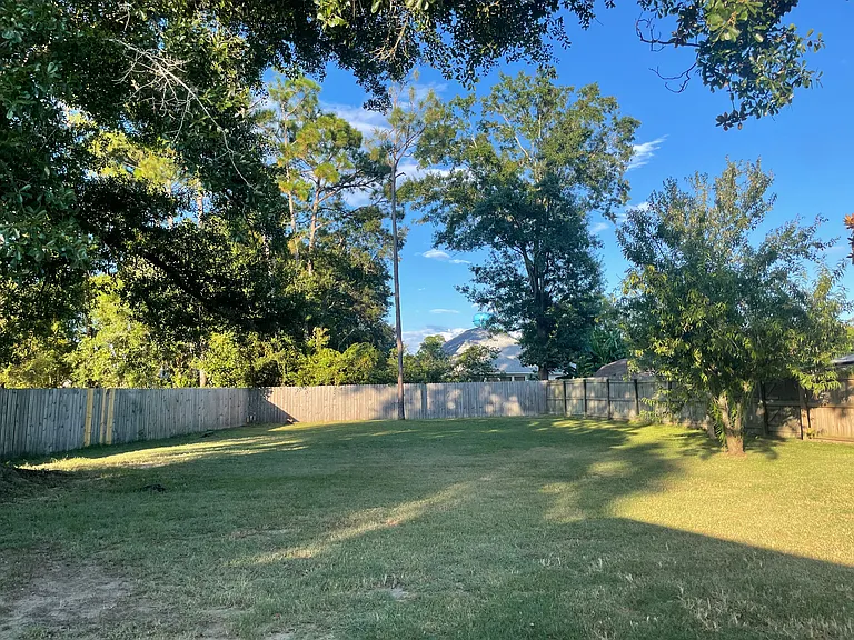 2801 Pine Ridge Dr — Photo 10