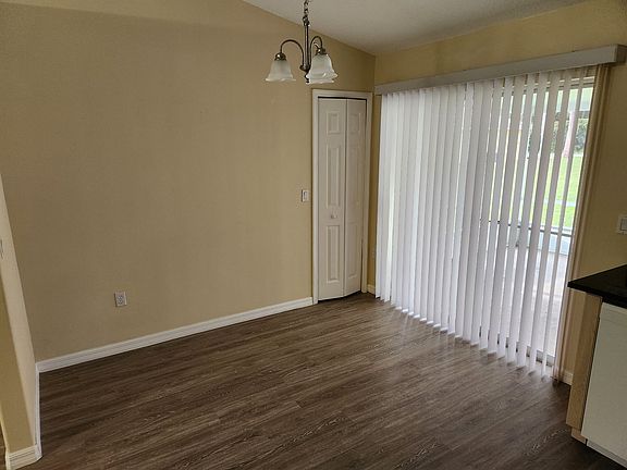 4th image of 301 N Chapel St