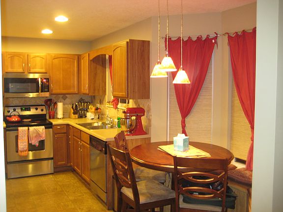 3rd image of 104 Yorkwood Ln