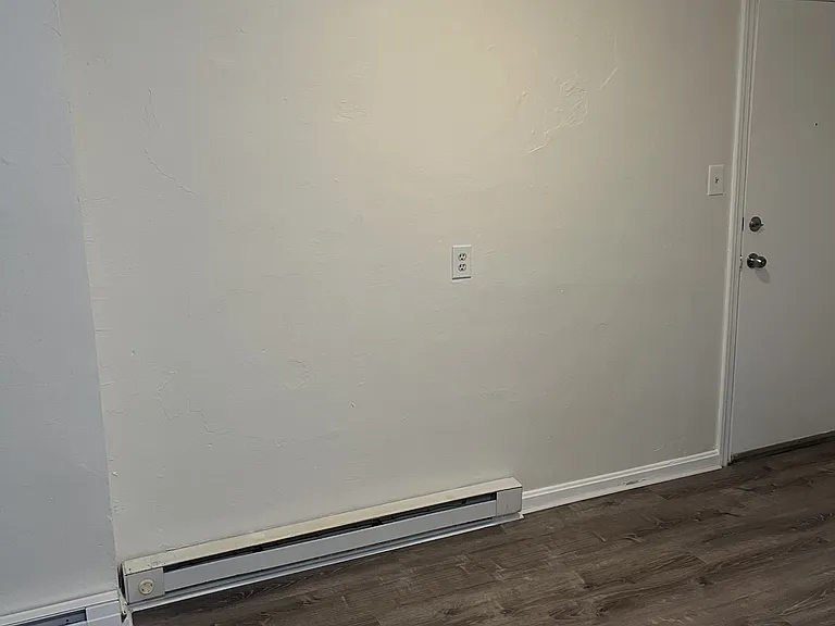 130 Laura Ave #4 — Photo 7