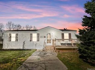 3606 Pinoak St, Clarkston, MI 48348