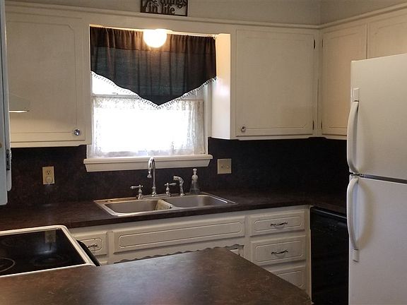 4th image of 406 Chisholm Cir