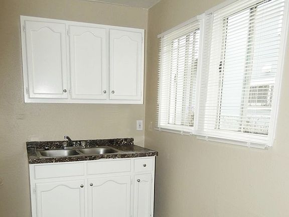 5th image of 2330 Locust Ave APT 3