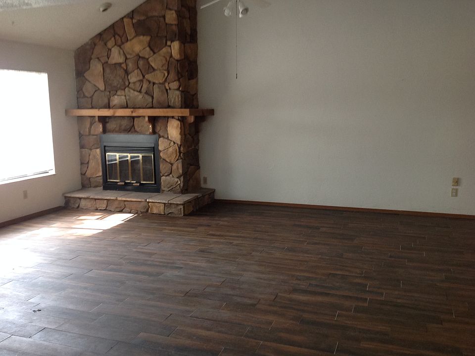 1st image of 1108 Southampton Dr APT B