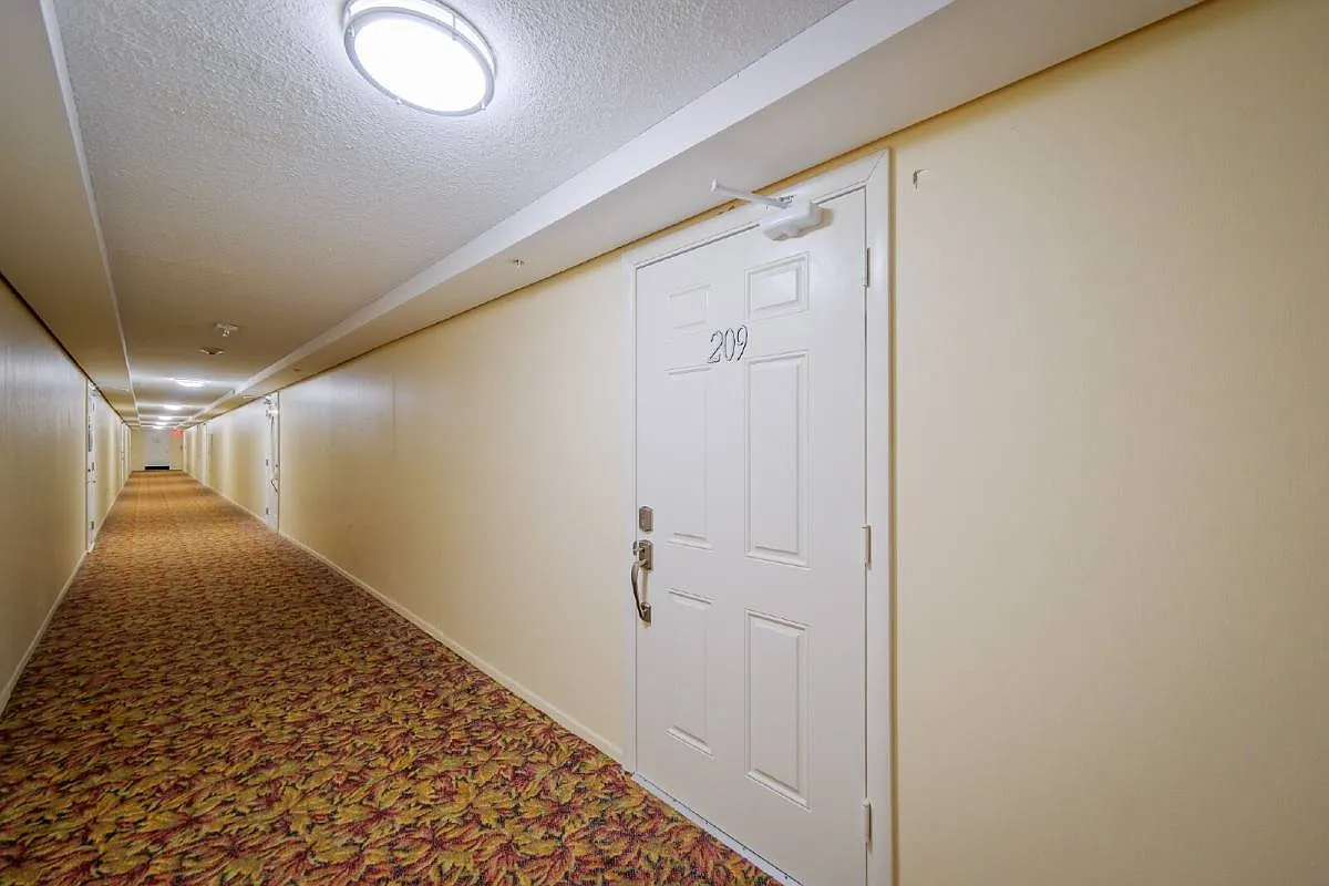 Building Photo - 2020 N Atlantic Ave #209