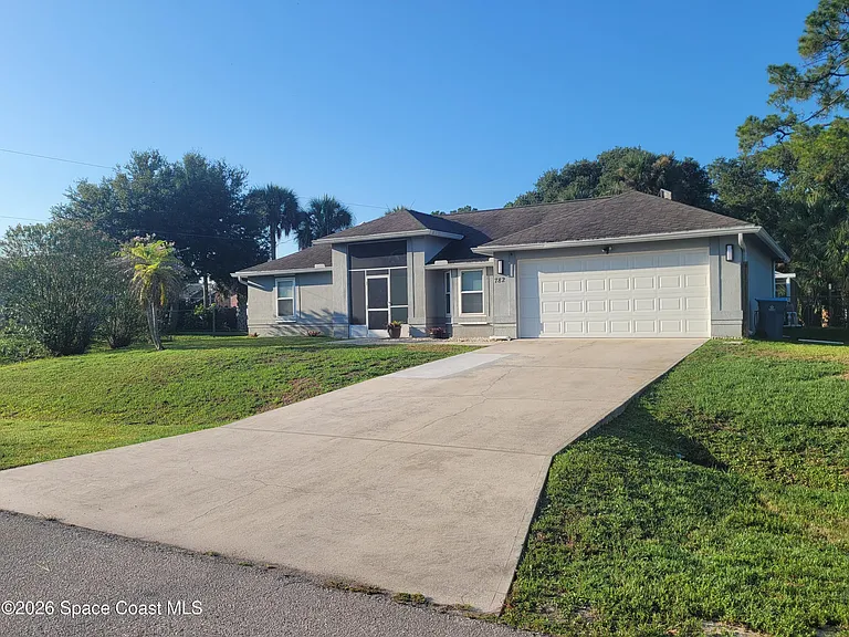 782 Simon St SE — Photo 2