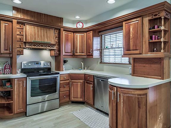 5th image of 18 Admiral Ln