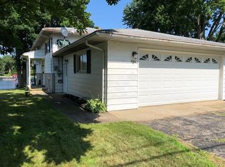 776 Wolverine Dr, Wolverine Lake, MI 48390