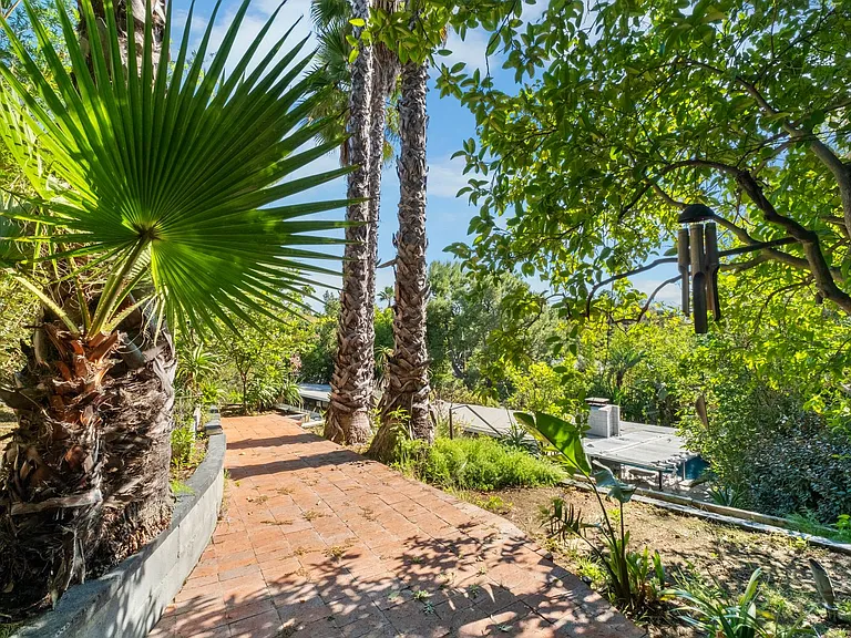 7987 Woodrow Wilson Dr — Photo 38