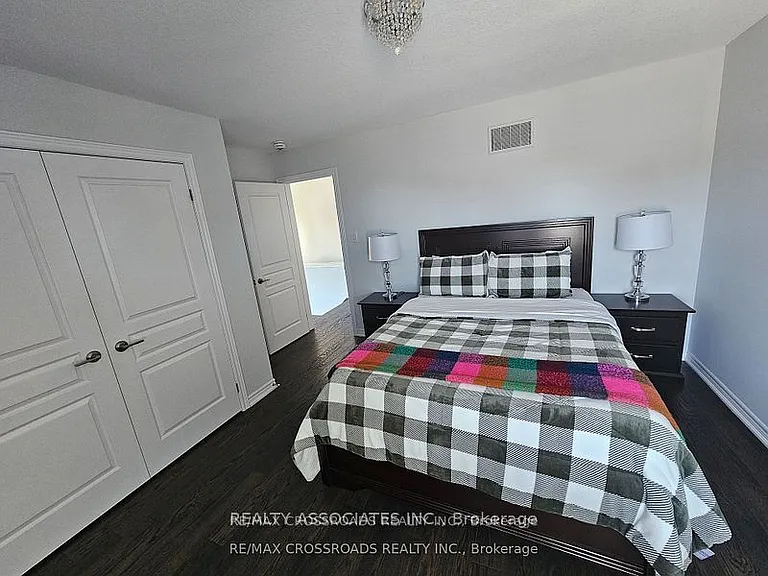 35 Cutts Cres — Photo 16