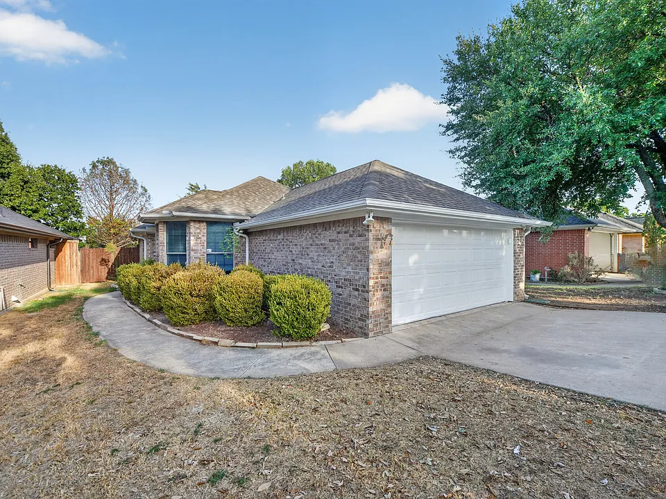 738 Harbour Town Dr