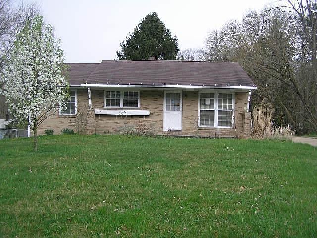 1st image of 1650 Woodcrest Dr