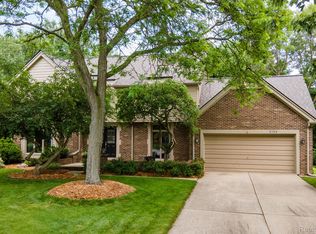 2732 Winter Park Ct, Rochester Hills, MI 48309