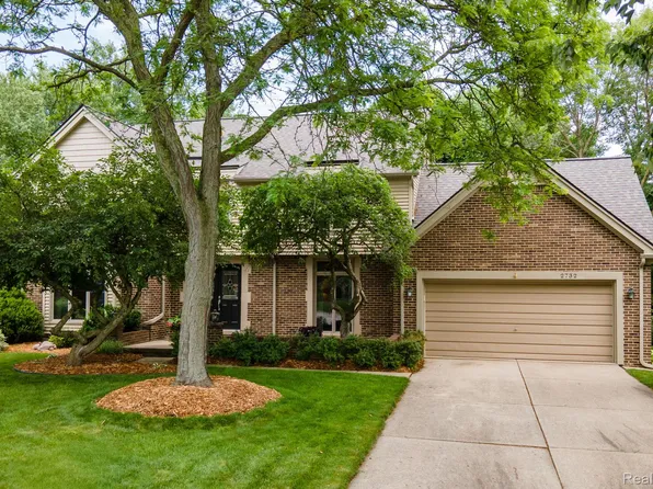 2732 Winter Park Ct, Rochester Hills, MI 48309