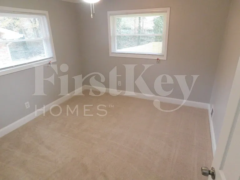 2742 Sherlock Dr — Photo 8
