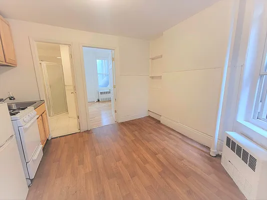 Rented by Downtown Mgt & Realty LLC | media 2