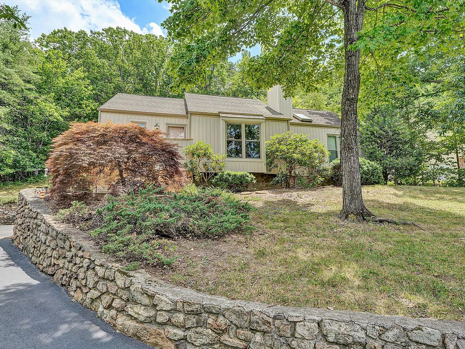 1st image of 4520 Summerset Cir