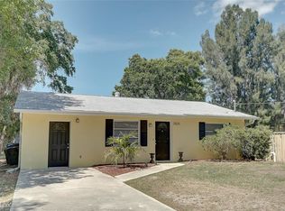 2825 Forest Ln, Sarasota, FL 34231