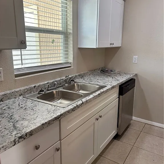 3303 Astoria Ave — Photo 9
