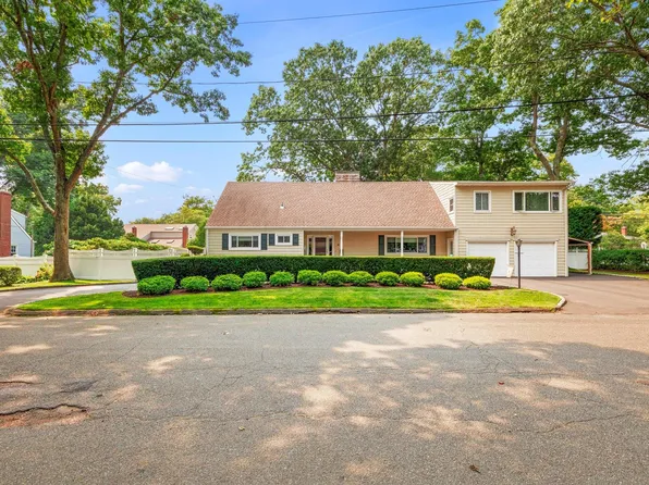 4 Lamarr Avenue, Melville, NY 11747