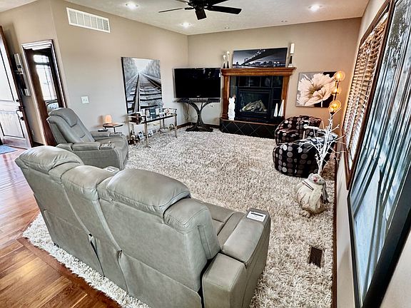 4th image of 1502 Prairie Ln