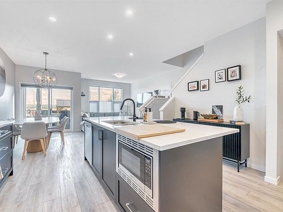 5th image of 836 NE Seton Cir SE