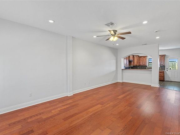 2nd image of 4400 Brown St #X