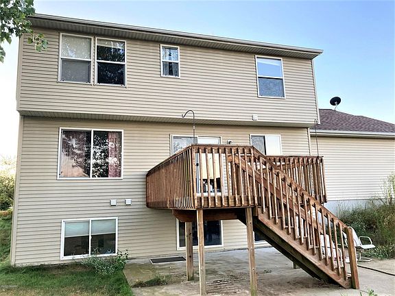 3rd image of 9439 Jack Pine Dr