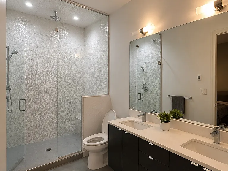 715 S May St #2S — Photo 5