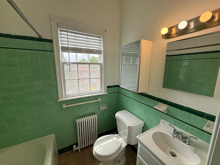 2500 41st St NW — Photo 14