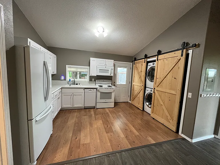 2832 Indigo Way — Photo 3