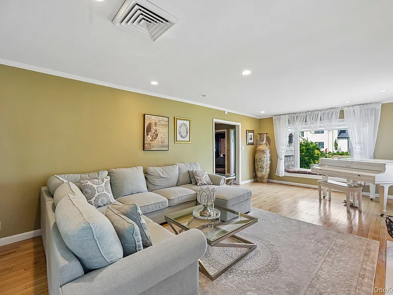 1304 Harbor Rd — Photo 7