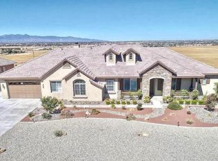 12316 Macintosh St, Apple Valley, CA 92308