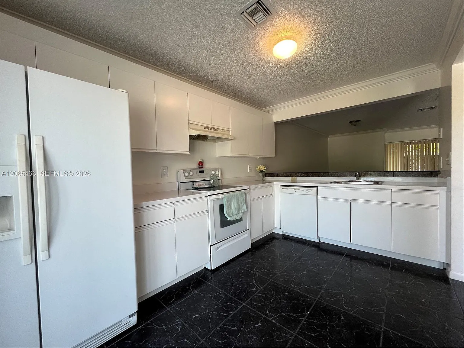 Crystal View Townhomes — Photo 4