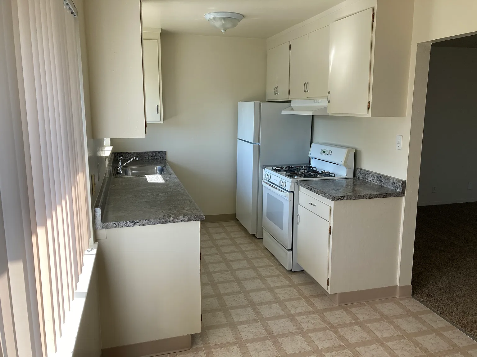 2 bed, 780 sqft, $1,875 — Photo 3