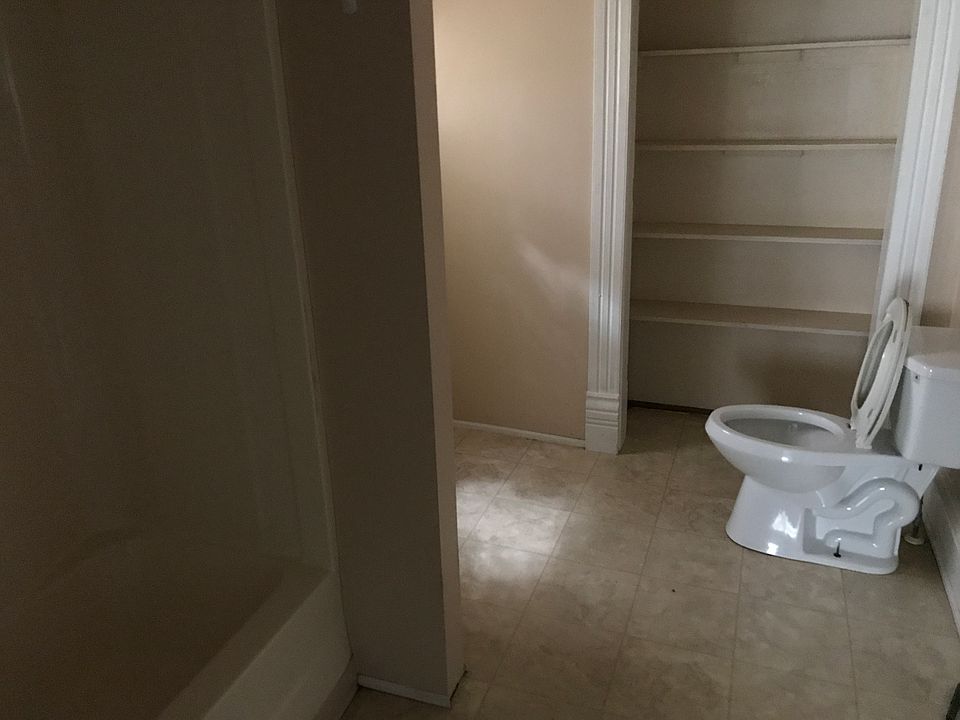 2nd image of 520 Ottawa St APT C