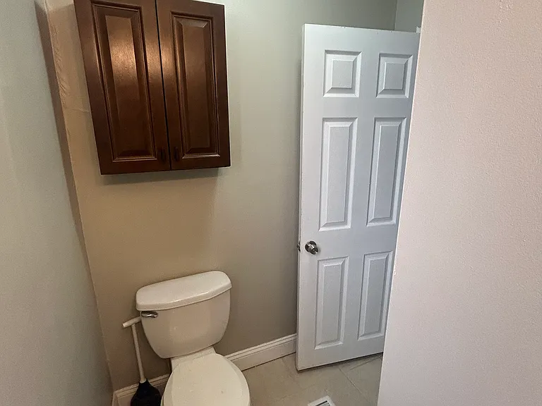 402 Lyceum Ave #A — Photo 10
