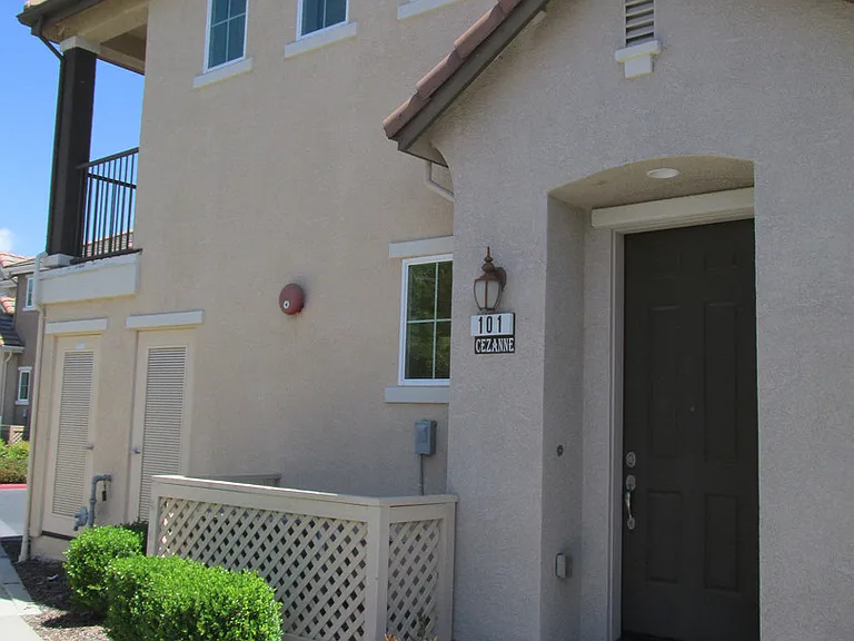 101 Cezanne Ln — Photo 1