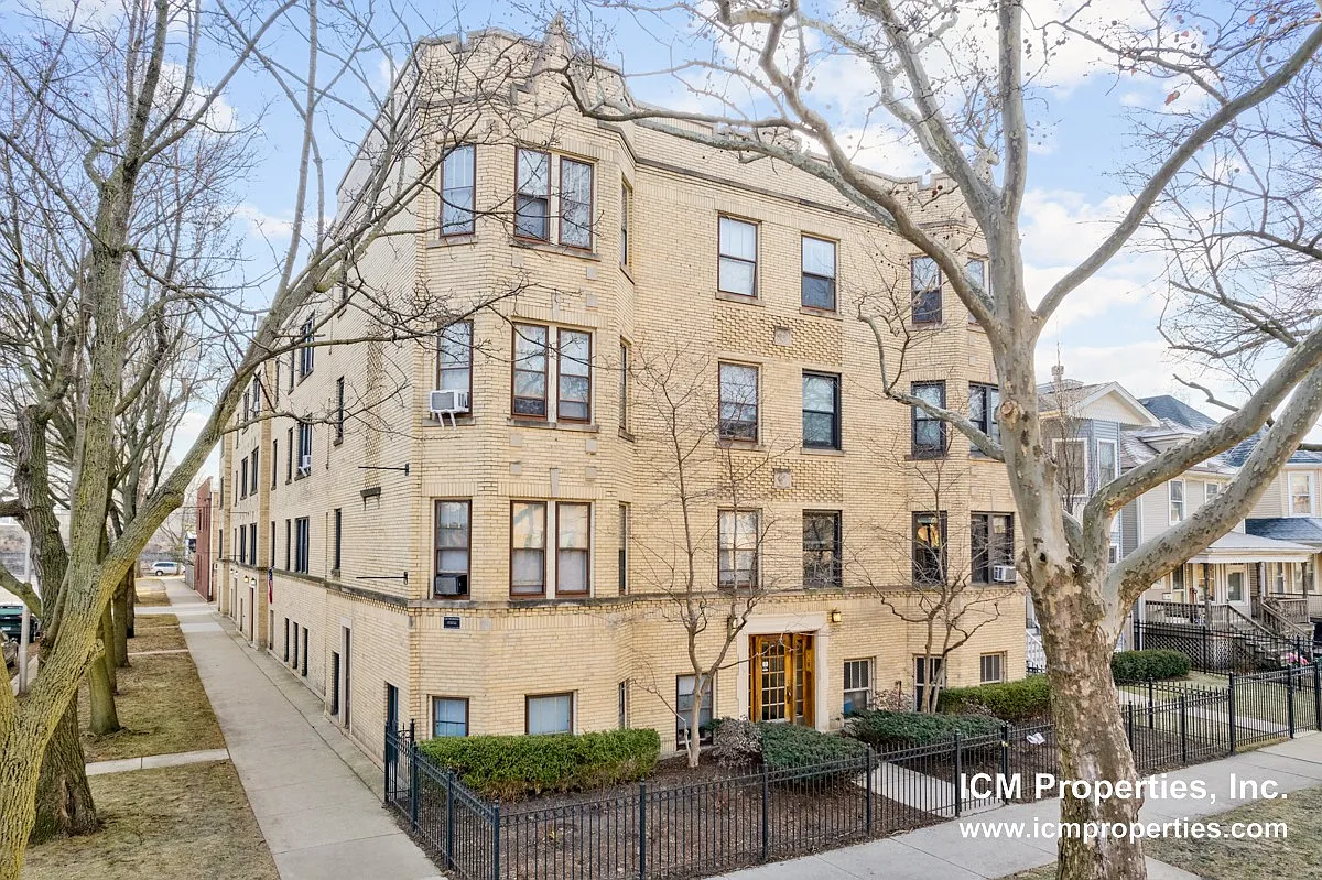 2 bed, $2,595 — Photo 3