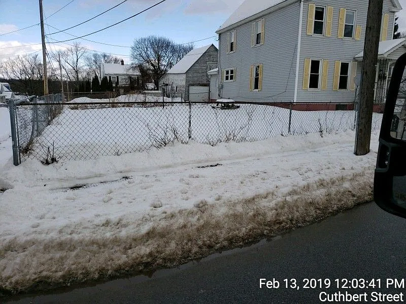 Studio, 1.0 bath, 200 sqft, $100 — Photo 2