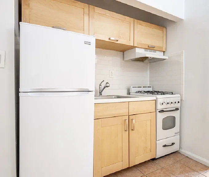 235 E 12th St #2C — Photo 6