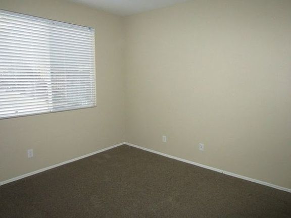 4th image of 39414 Calistoga Dr