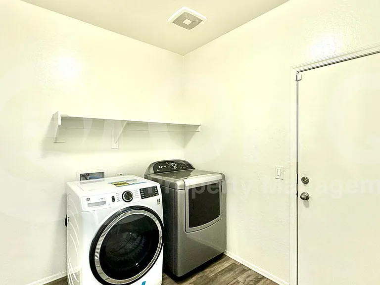 8924 N 102nd Ln — Photo 25