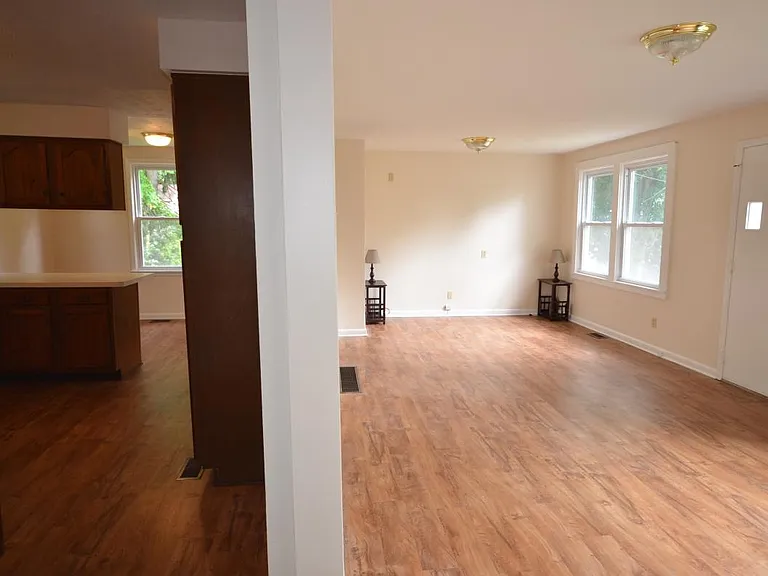 2699 Linwood Rd — Photo 19