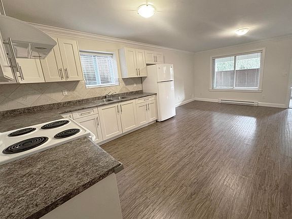 3rd image of 14000 Wellington Cres