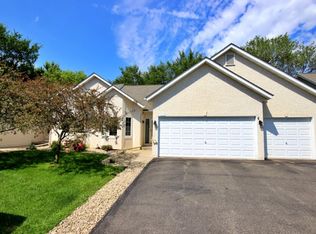 1537 Stonewood Ln, Eagan, MN 55122